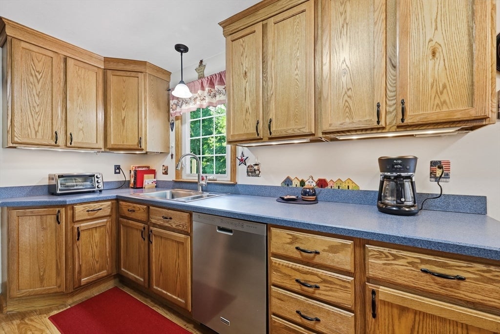 62 Clyde Avenue, West Springfield, MA, 62 Clyde Avenue, West Springfield, MA Photo #15
