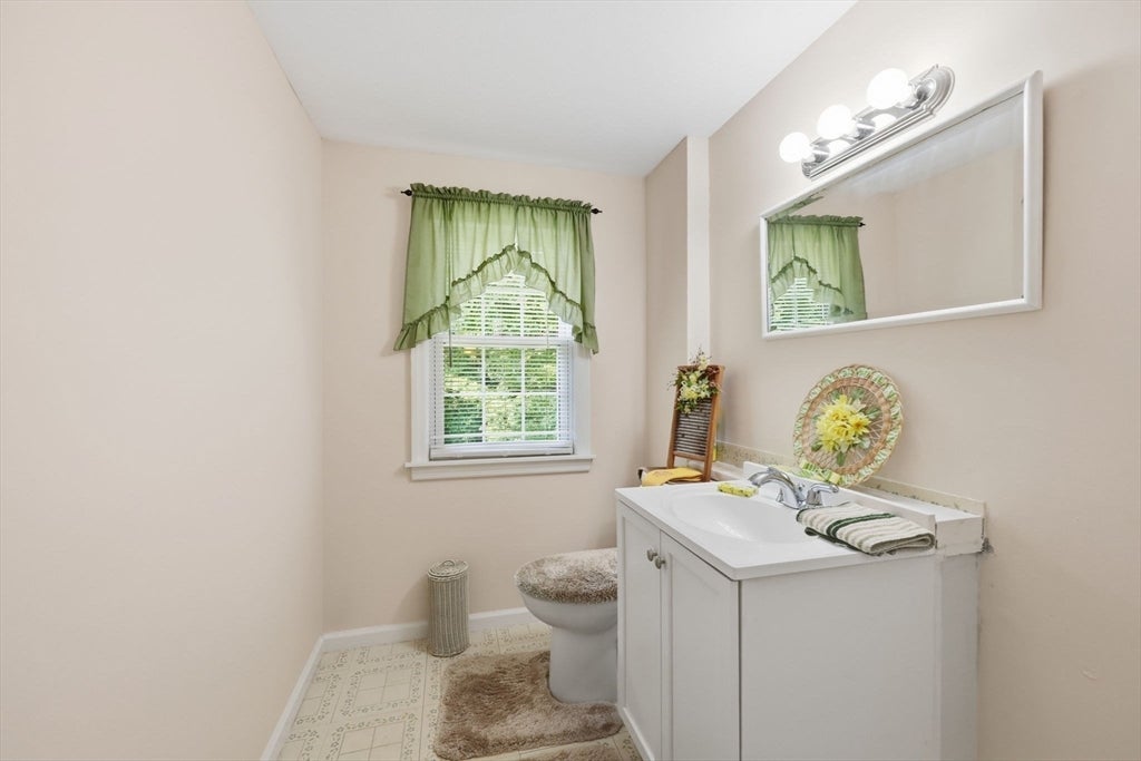 62 Clyde Avenue, West Springfield, MA, 62 Clyde Avenue, West Springfield, MA Photo #28