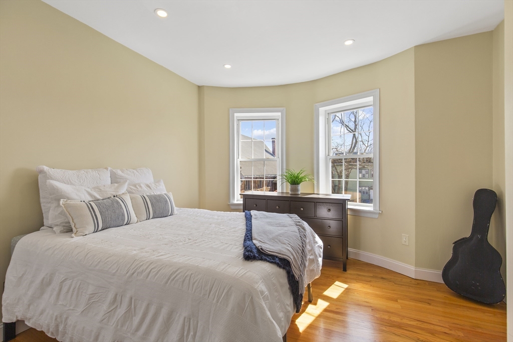 24 Winthrop St 2