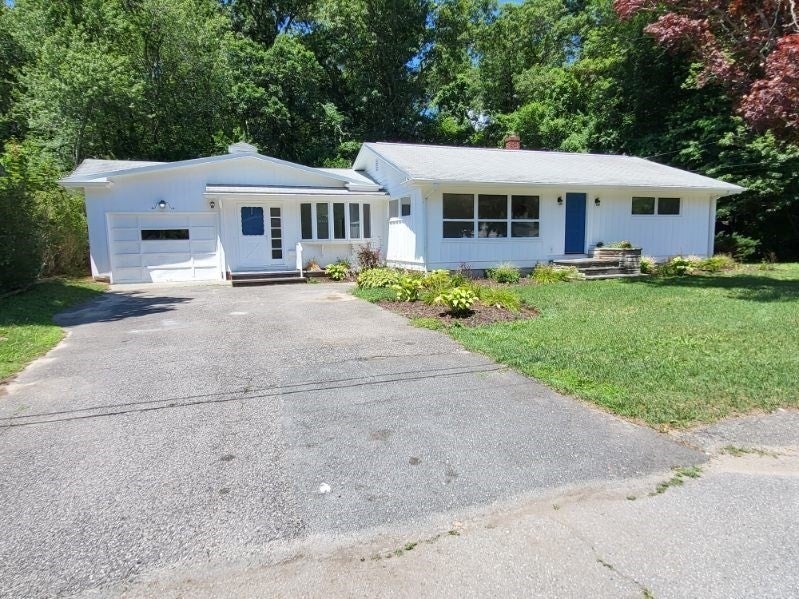 Photo of 20 Faulkner St, Westport, MA