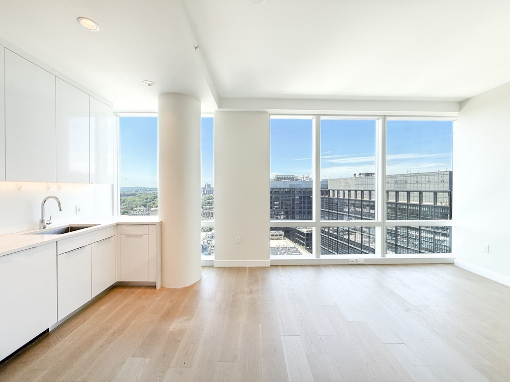 188 Brookline Ave 22G