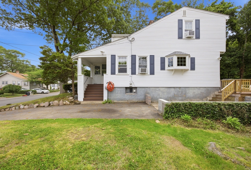 17 Great Pond Rd