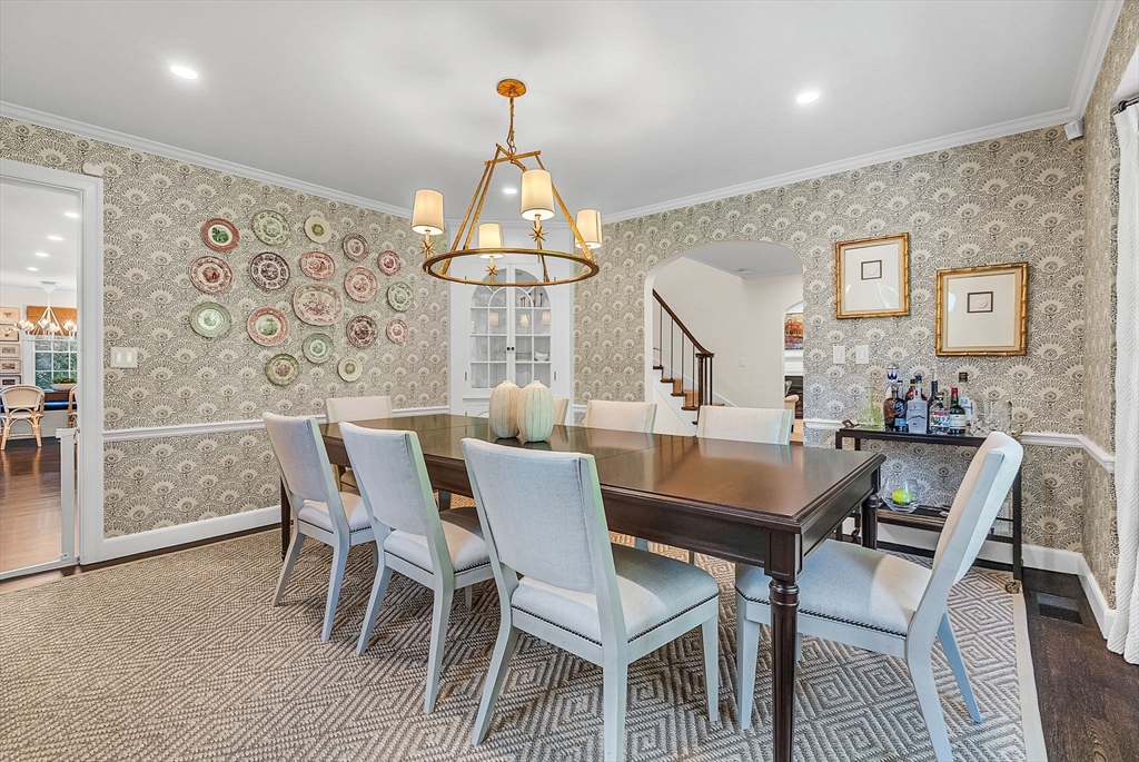 Wellesley, Massachusetts 02482, United States, 4 Bedrooms Bedrooms, ,4 BathroomsBathrooms,Residential,Active,228312