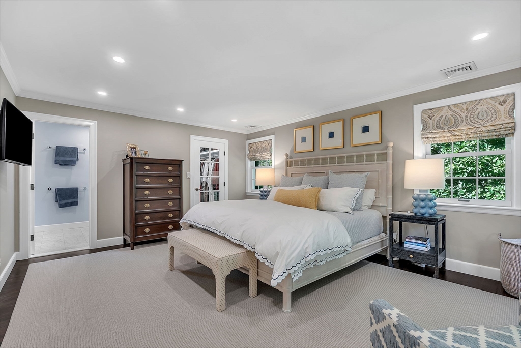 Wellesley, Massachusetts 02482, United States, 4 Bedrooms Bedrooms, ,4 BathroomsBathrooms,Residential,Active,228312