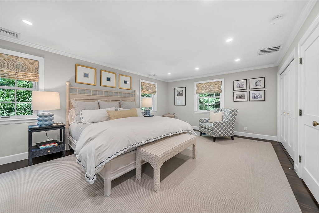 Wellesley, Massachusetts 02482, United States, 4 Bedrooms Bedrooms, ,4 BathroomsBathrooms,Residential,Active,228312