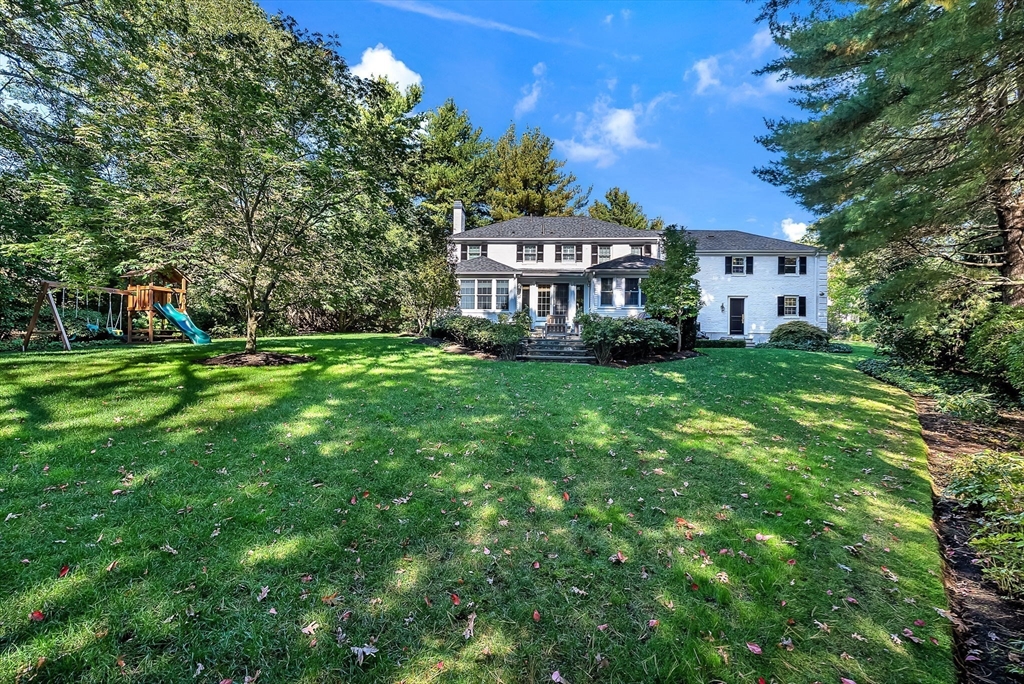 Wellesley, Massachusetts 02482, United States, 4 Bedrooms Bedrooms, ,4 BathroomsBathrooms,Residential,Active,228312