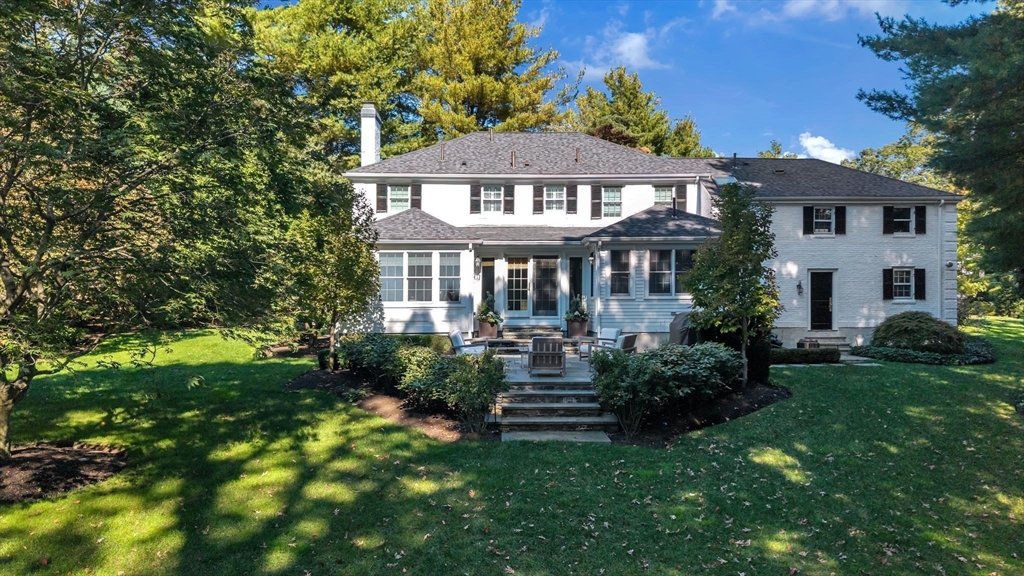 Wellesley, Massachusetts 02482, United States, 4 Bedrooms Bedrooms, ,4 BathroomsBathrooms,Residential,Active,228312