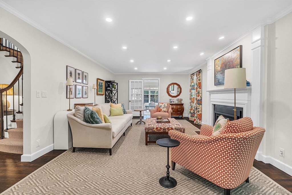 Wellesley, Massachusetts 02482, United States, 4 Bedrooms Bedrooms, ,4 BathroomsBathrooms,Residential,Active,228312