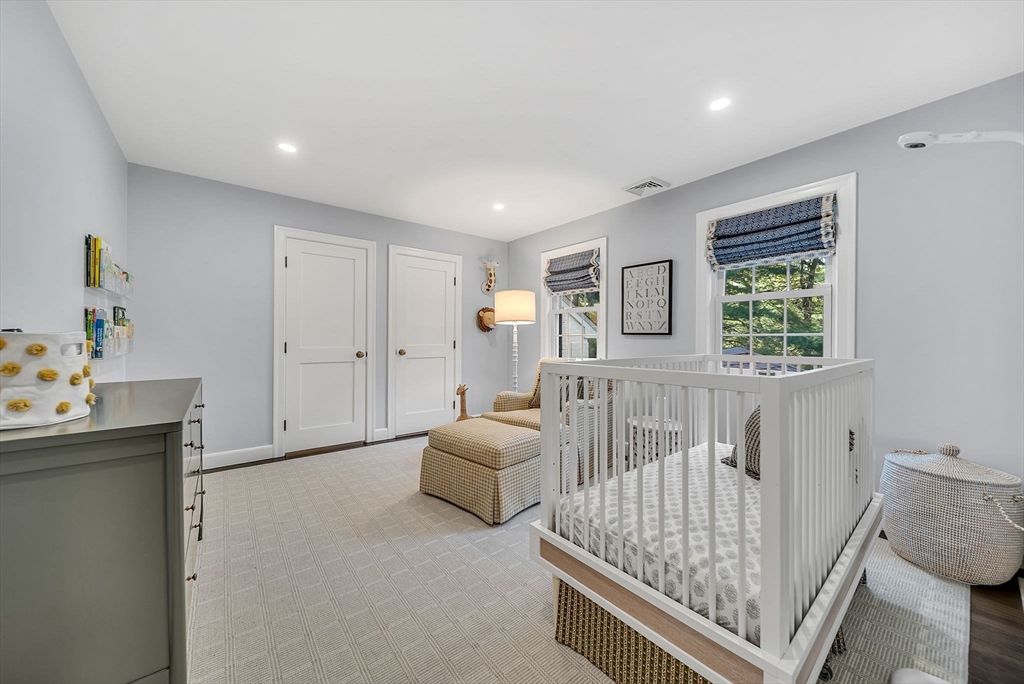 Wellesley, Massachusetts 02482, United States, 4 Bedrooms Bedrooms, ,4 BathroomsBathrooms,Residential,Active,228312