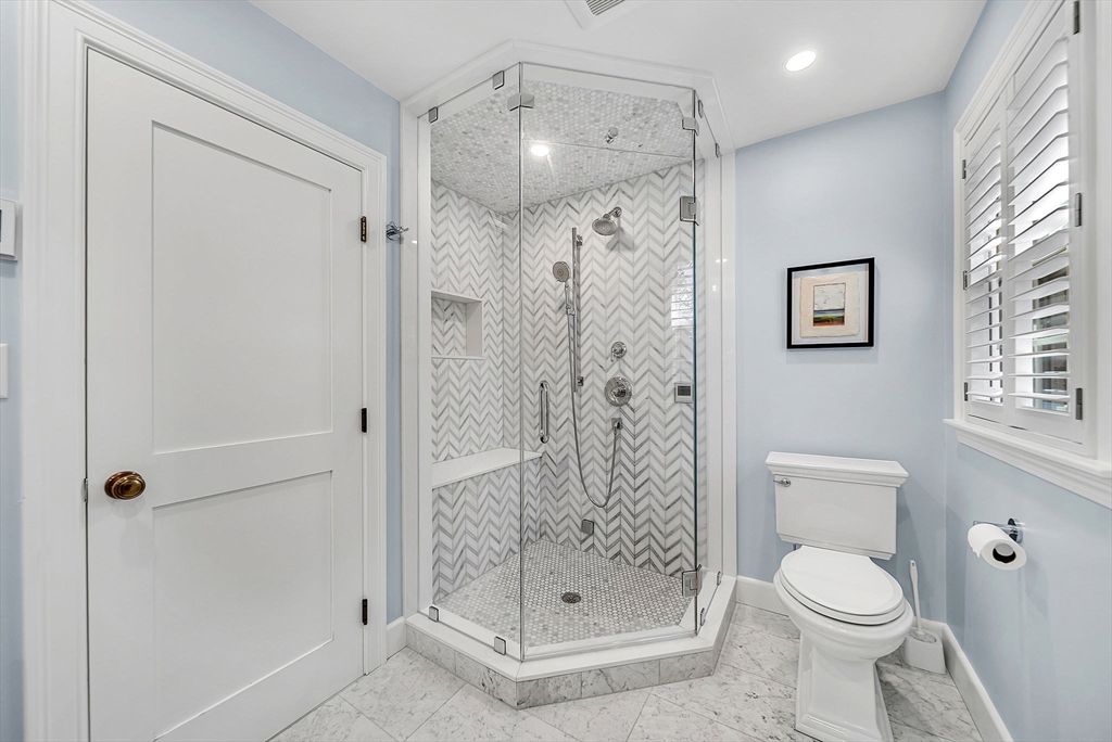 Wellesley, Massachusetts 02482, United States, 4 Bedrooms Bedrooms, ,4 BathroomsBathrooms,Residential,Active,228312