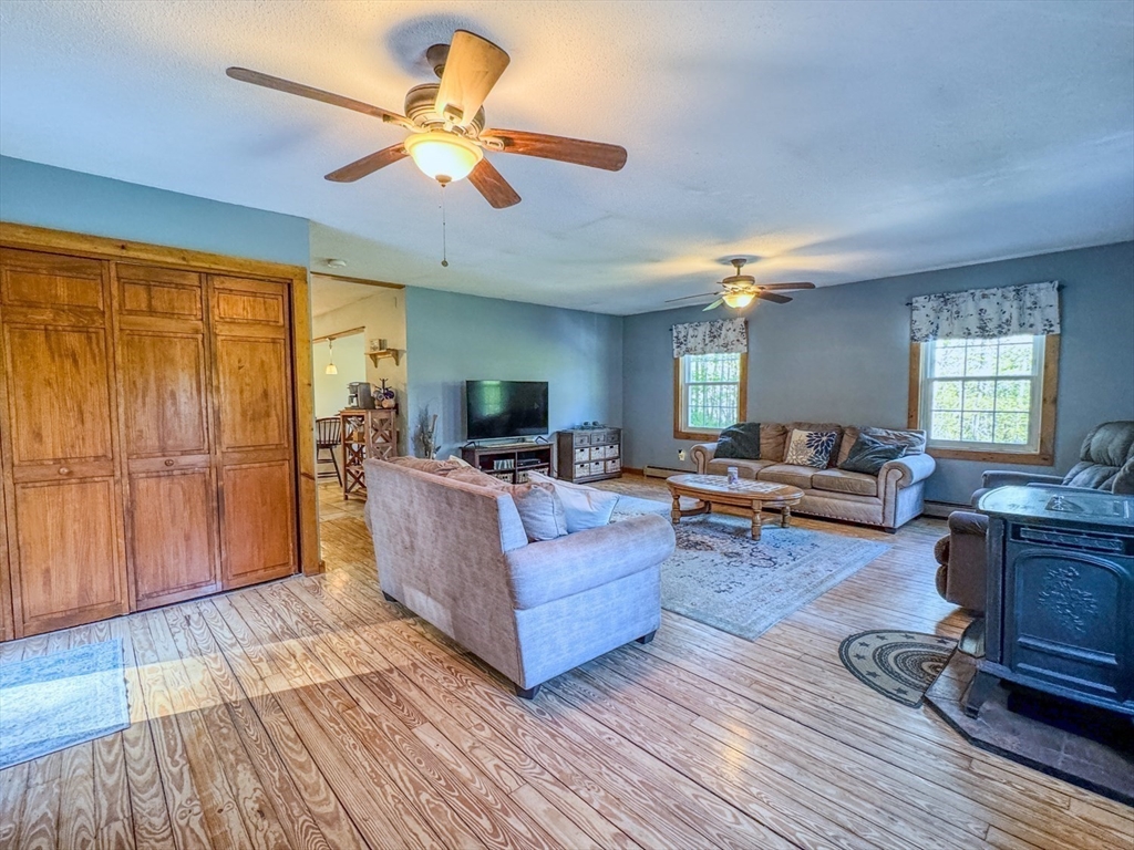 609 Gulf Road, Northfield, MA Photo #15