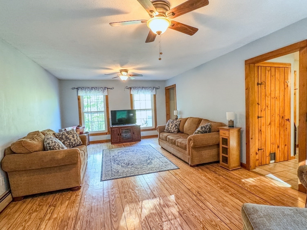609 Gulf Road, Northfield, MA Photo #17