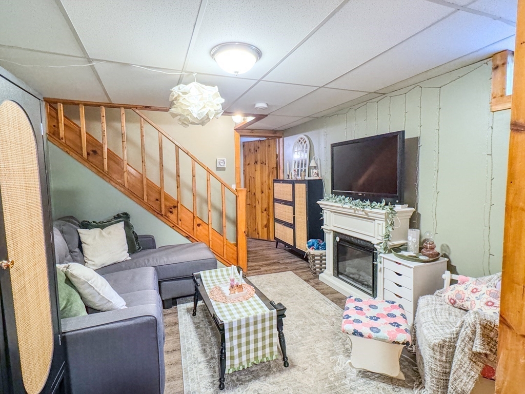 609 Gulf Road, Northfield, MA Photo #28