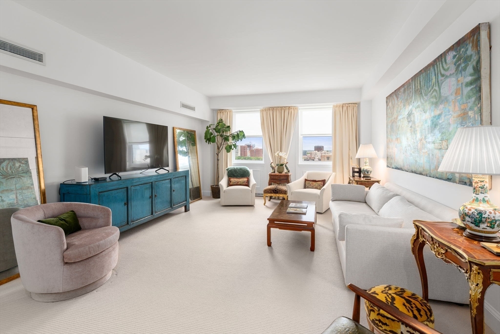 2 Commonwealth Ave 15D