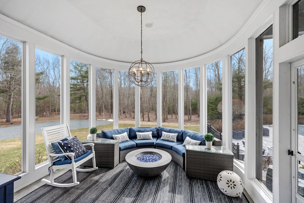 67 Ox Pasture Ln