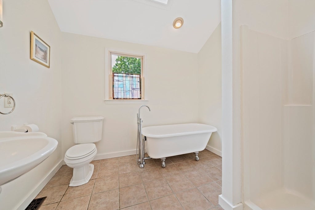 8 Winthrop Ave, Duxbury, MA, 8 Winthrop Ave, Duxbury, MA Photo #15