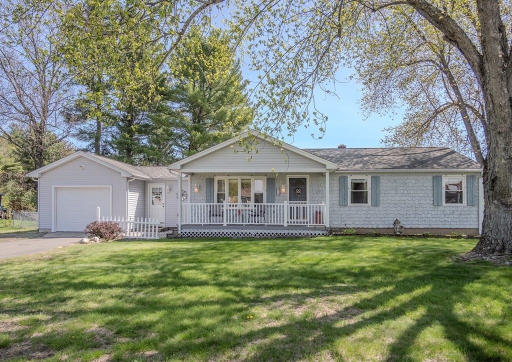 8 Applewood Ln