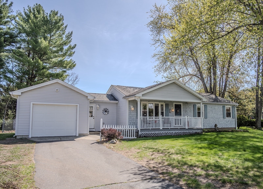 8 Applewood Ln