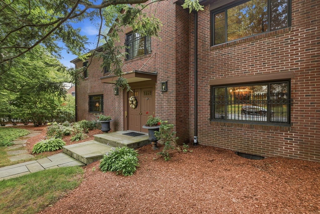 5 Rollingwood Dr