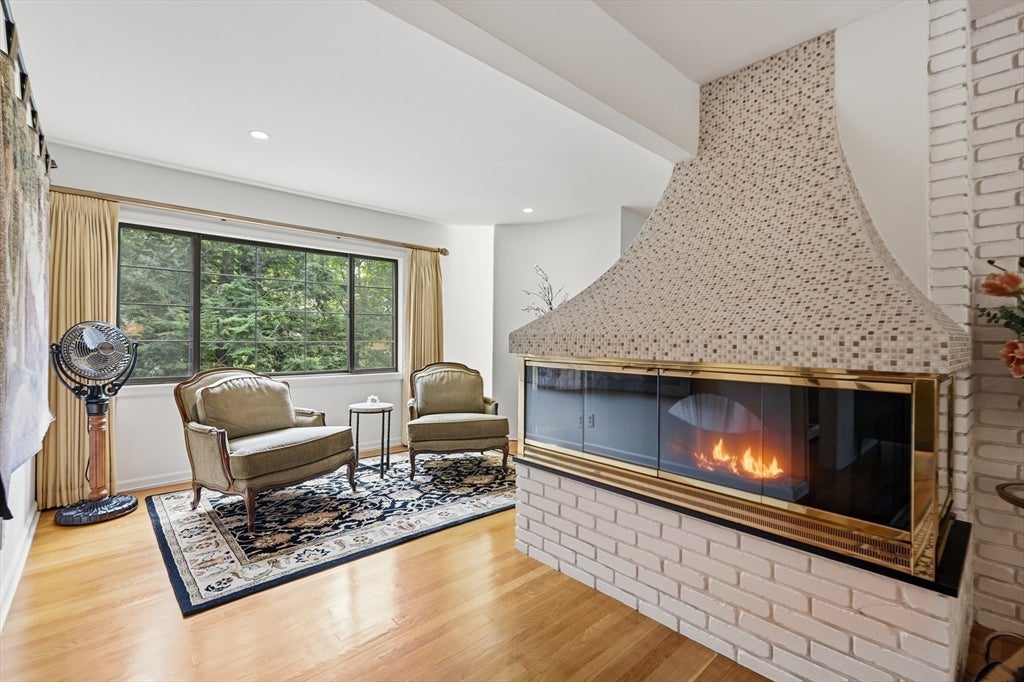5 Rollingwood Dr