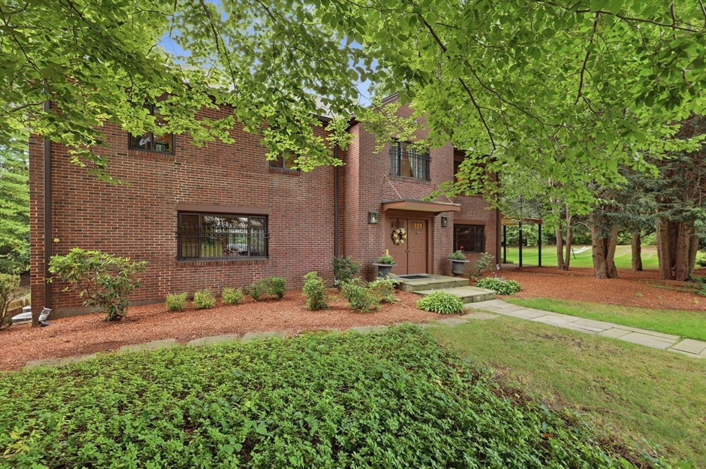 5 Rollingwood Dr
