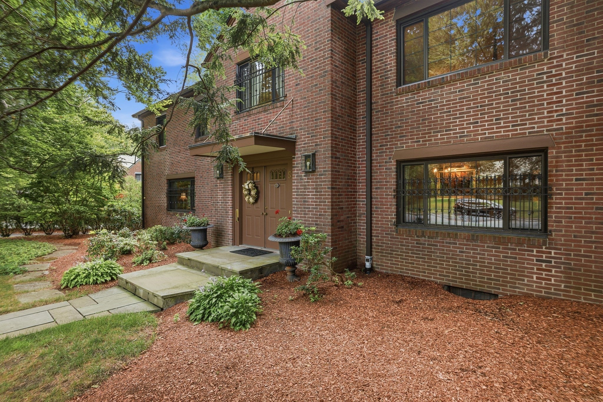5 Rollingwood Dr, Worcester MA 01609