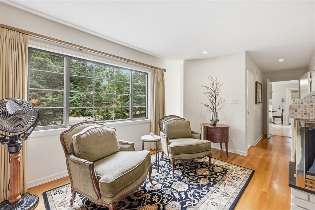 5 Rollingwood Dr