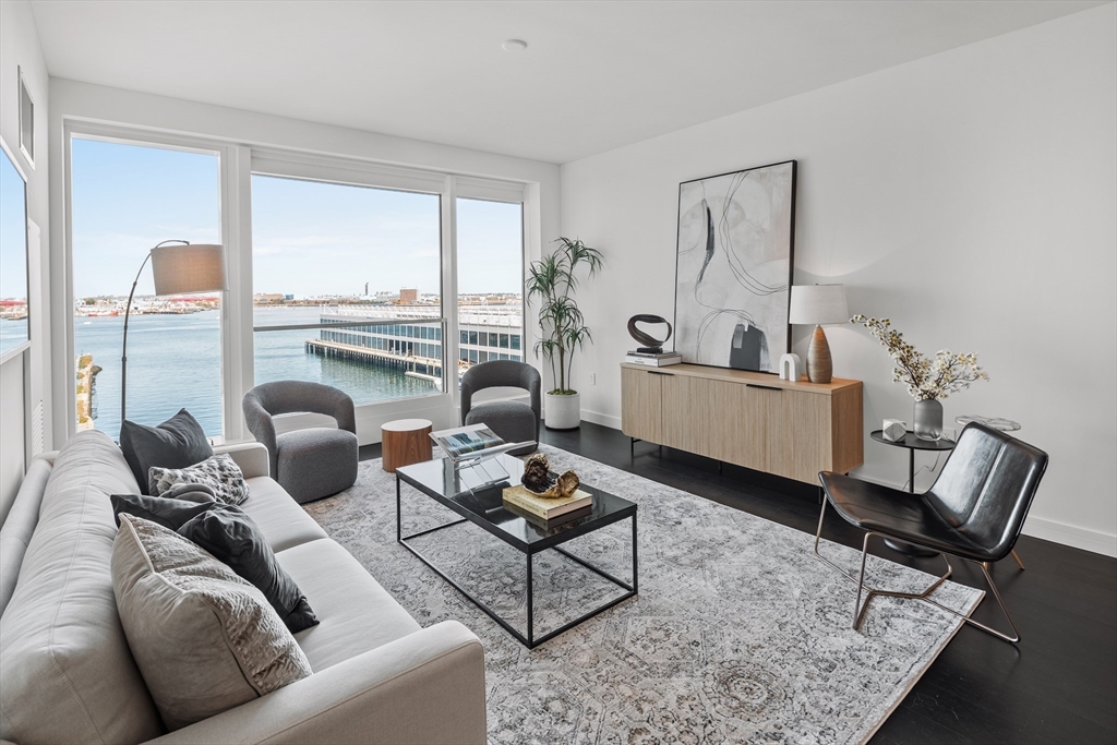 150 Seaport Blvd 10C