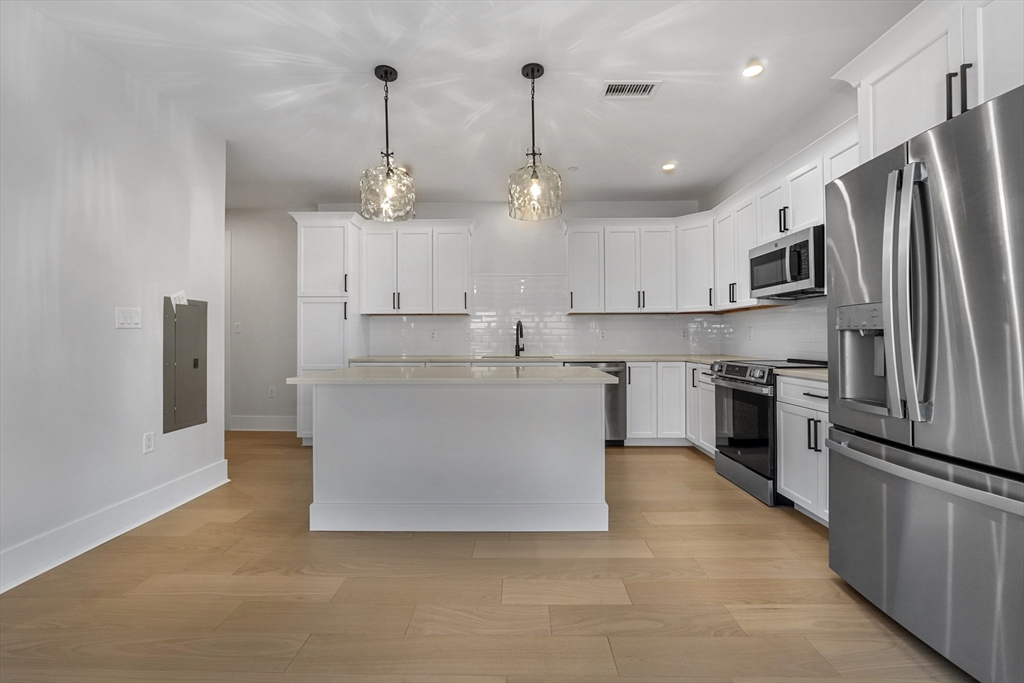 62 Foundry St 406