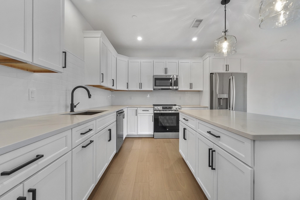 62 Foundry St 406