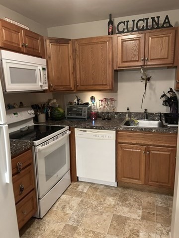 3 Thayer Pond Drive 17