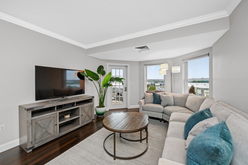10 Seaport Drive 2518