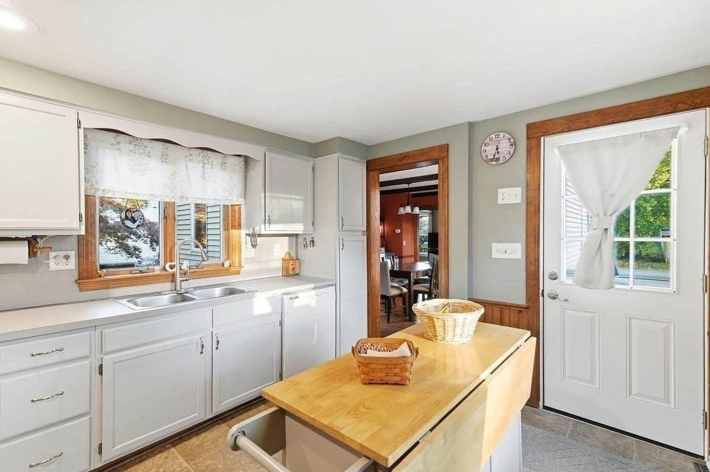 49 Grove St, Rockland, MA, 49 Grove St, Rockland, MA Photo #6