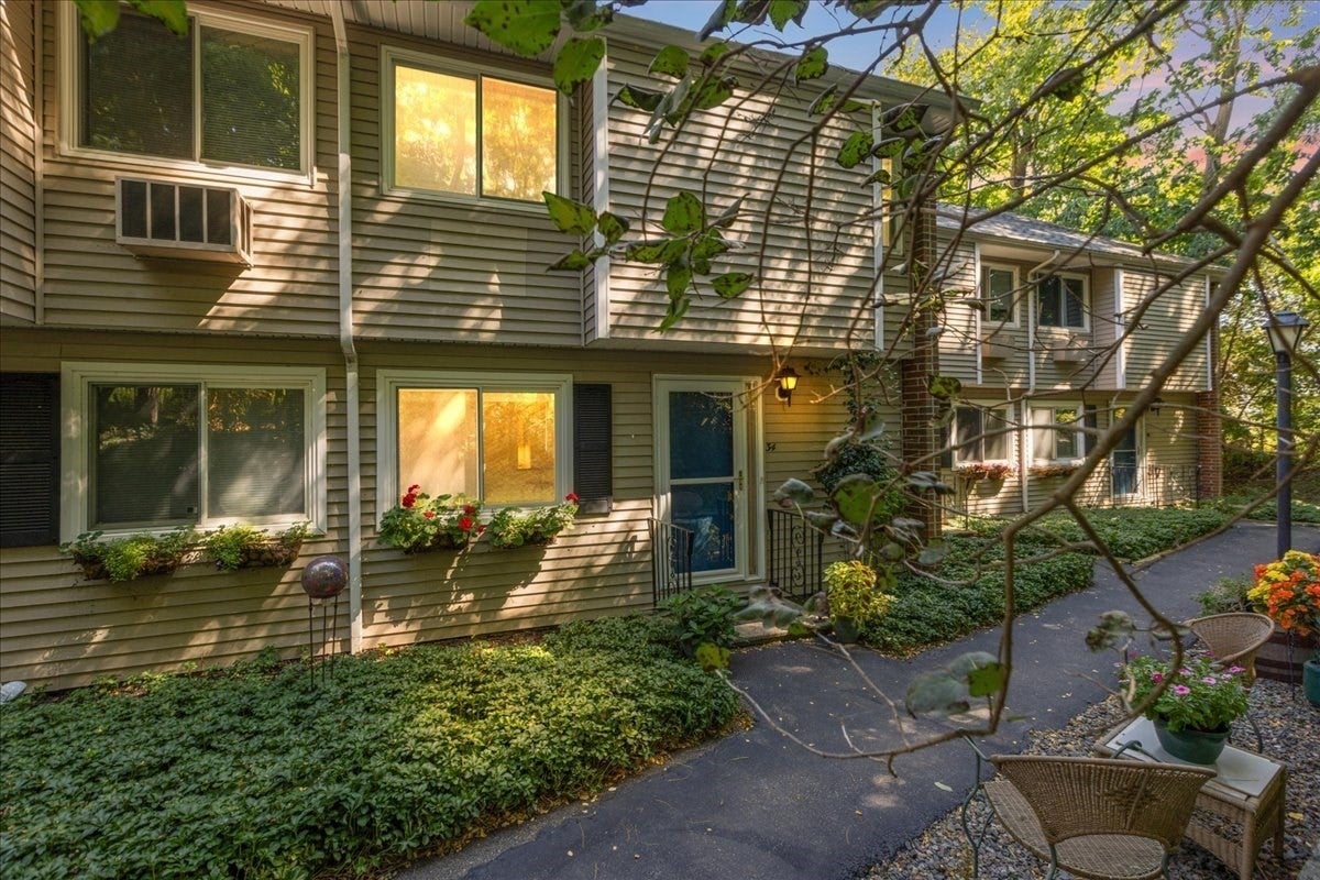 34 Glen Devin St #34, Amesbury, MA Photo #2