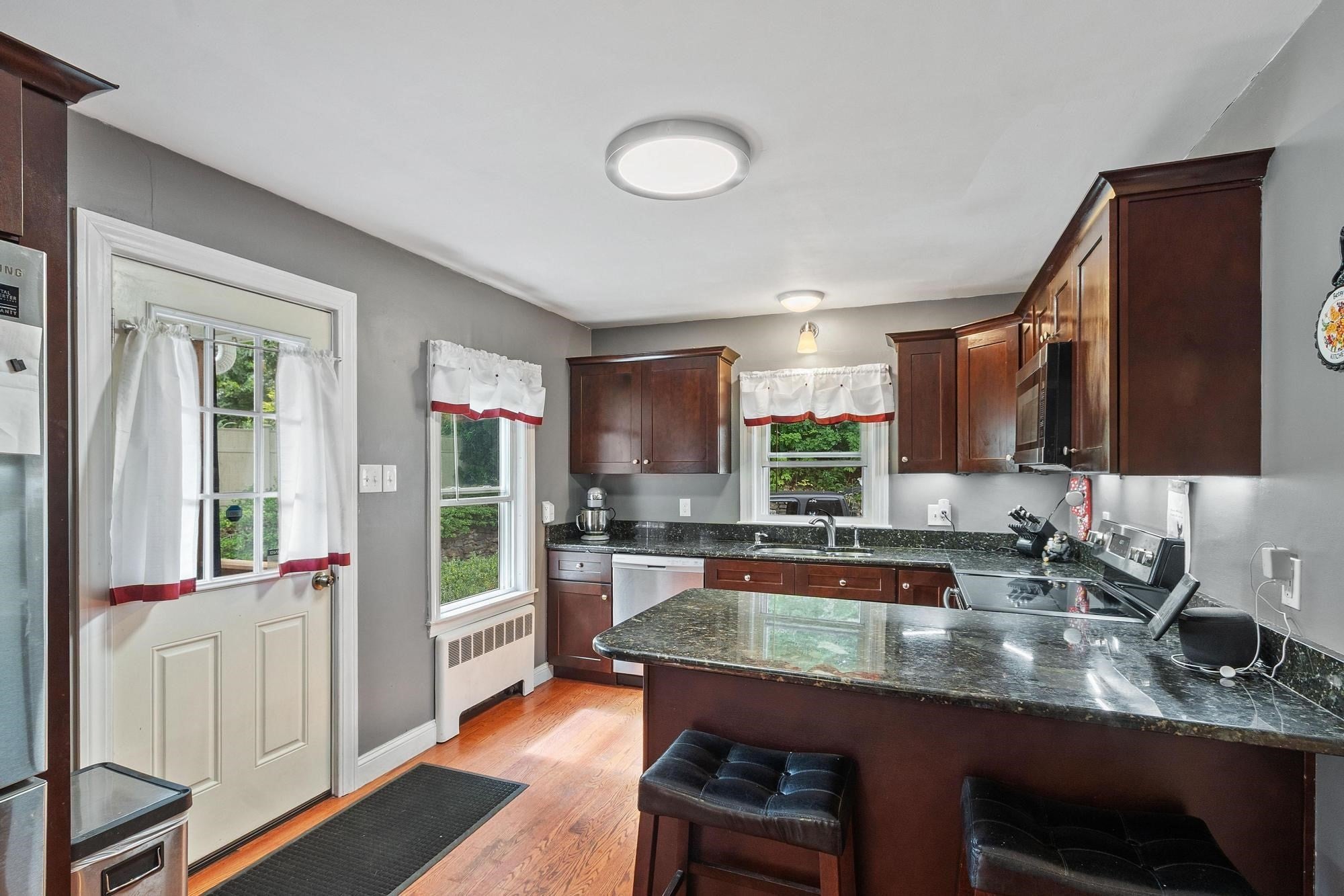 406 Lincoln St, Fitchburg, MA Photo #8