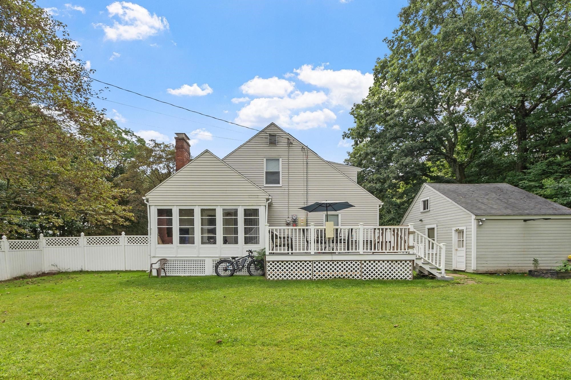 406 Lincoln St