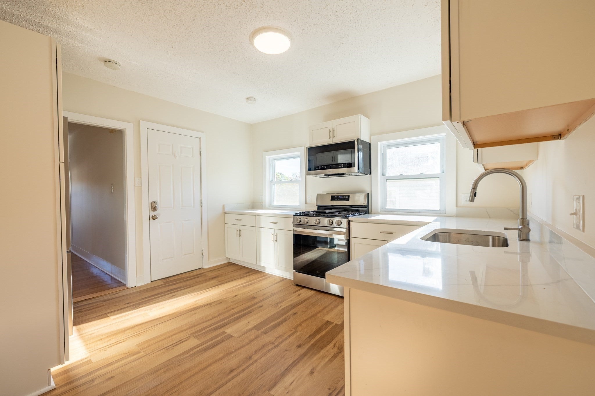 365 Whiting Ave #2, Dedham, MA, 365 Whiting Ave #2, Dedham, MA Photo #2