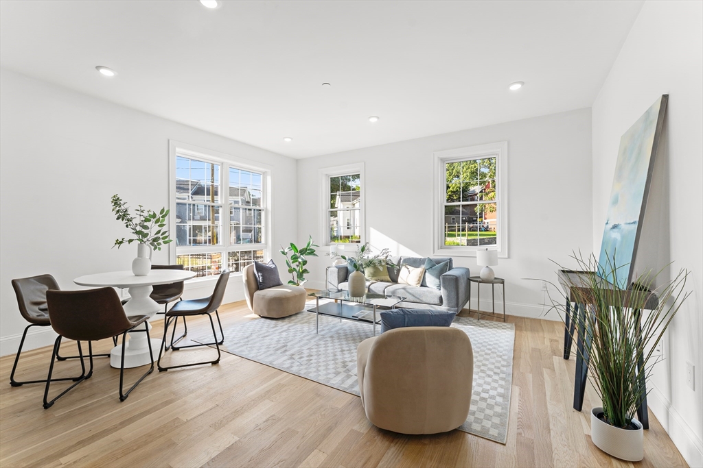 272 Lincoln Street 101