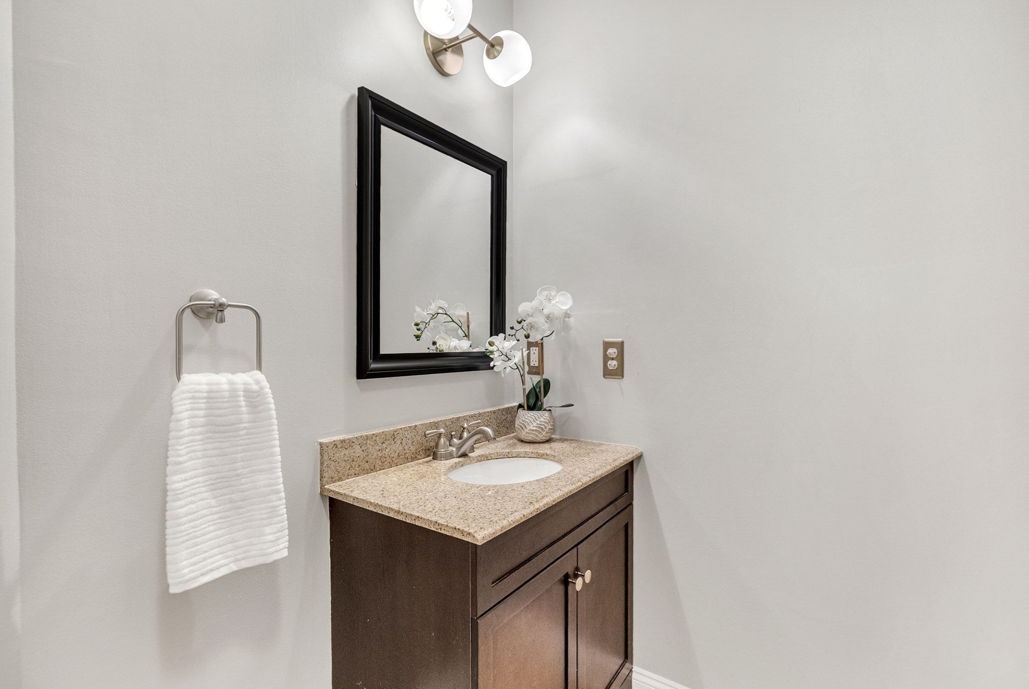 45 Bishops Forest Dr #45, Waltham, MA, 45 Bishops Forest Dr #45, Waltham, MA Photo #27