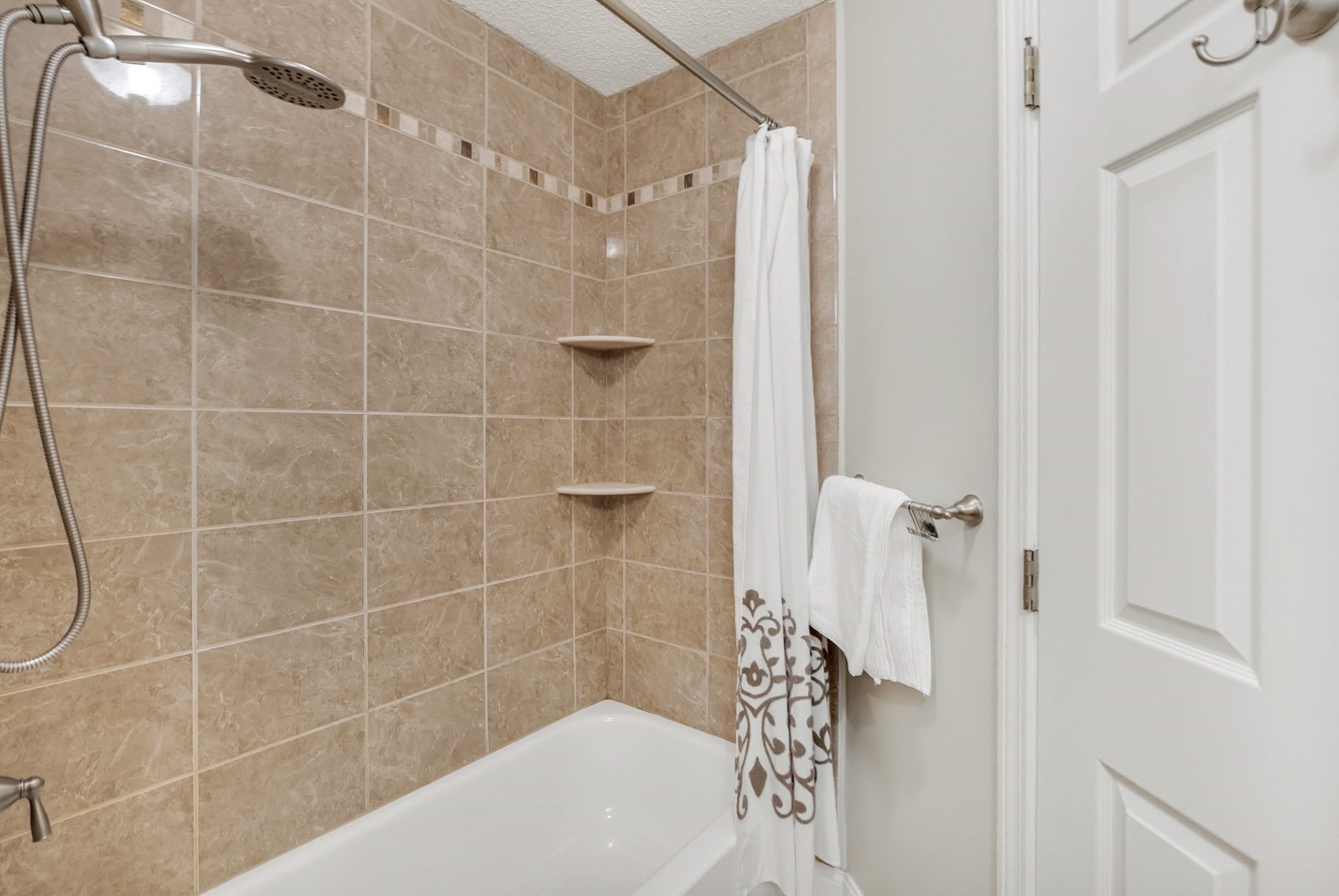 45 Bishops Forest Dr #45, Waltham, MA, 45 Bishops Forest Dr #45, Waltham, MA Photo #26