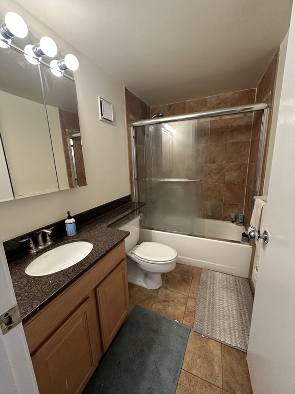 108 Peterborough Street 7E