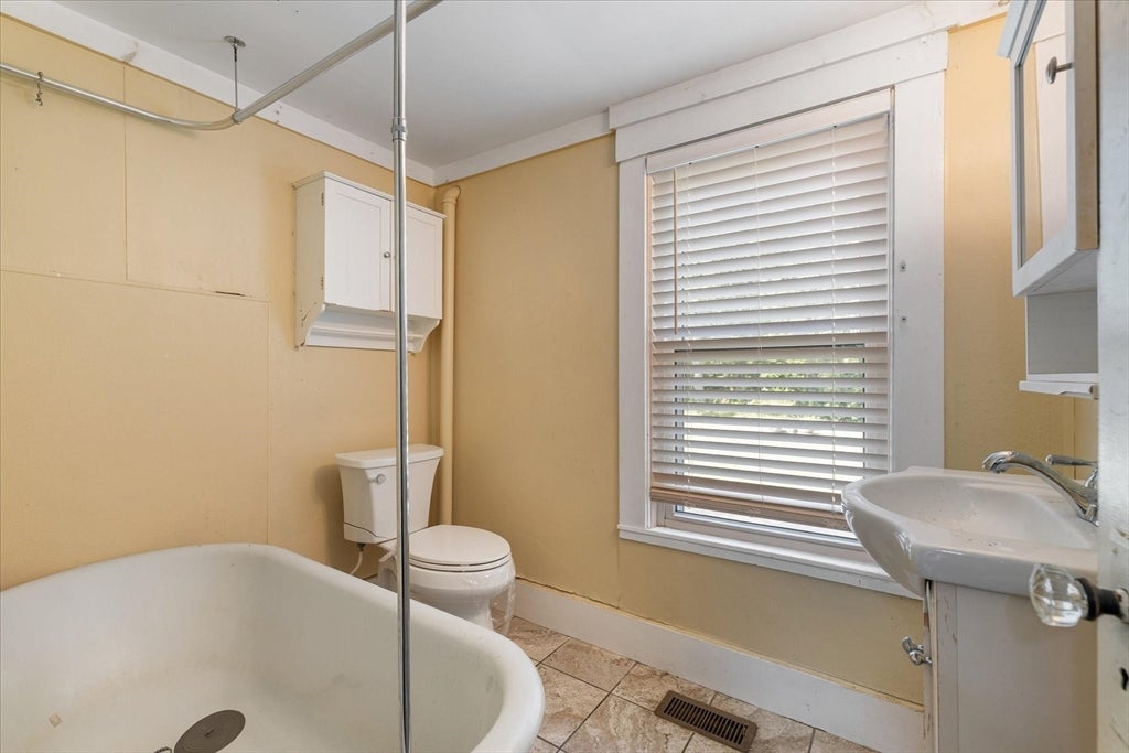 21 Munroe St, Winchendon, MA, 21 Munroe St, Winchendon, MA Photo #19