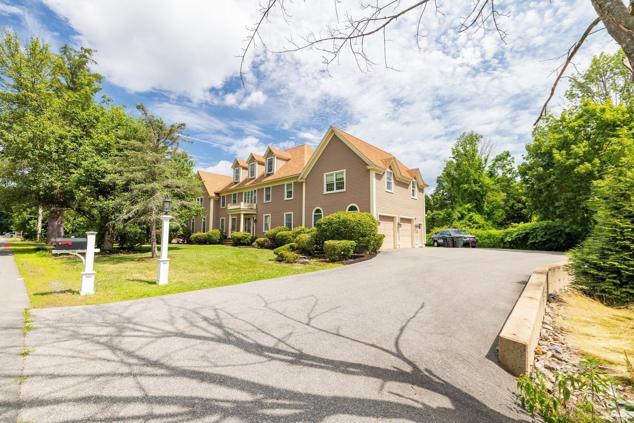 56 Holt Rd, Andover, MA Photo #3