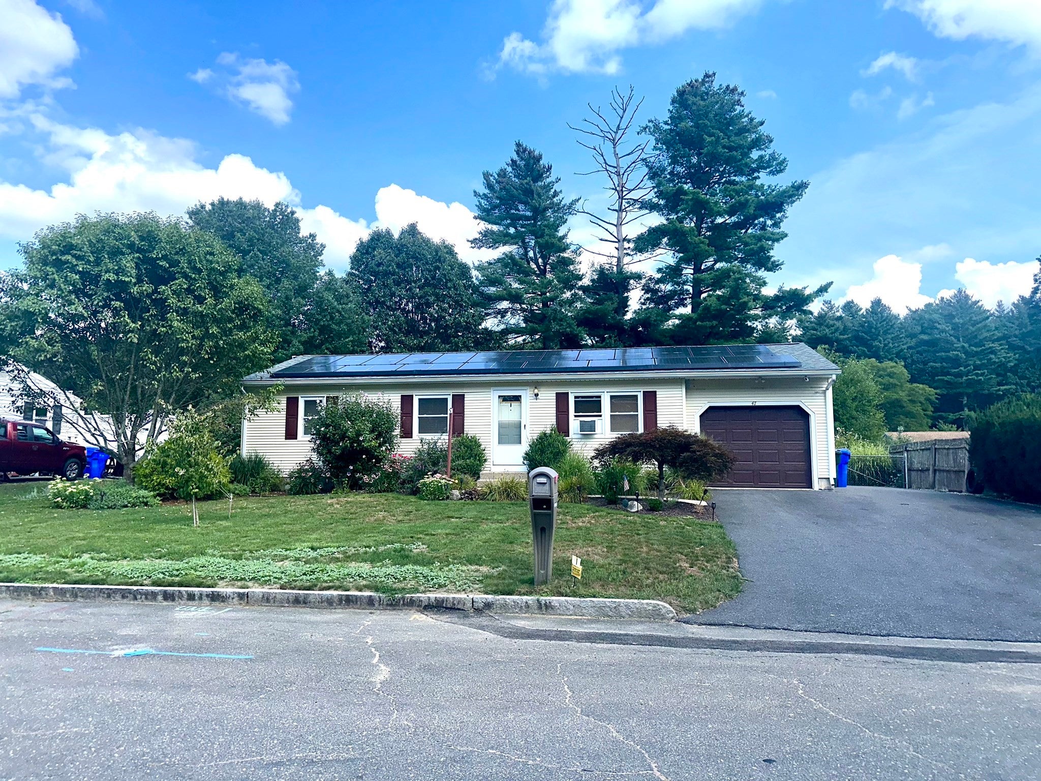 Photo of 47 Thyme Ln, Springfield, MA