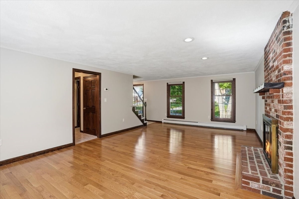 7 Brookside Court