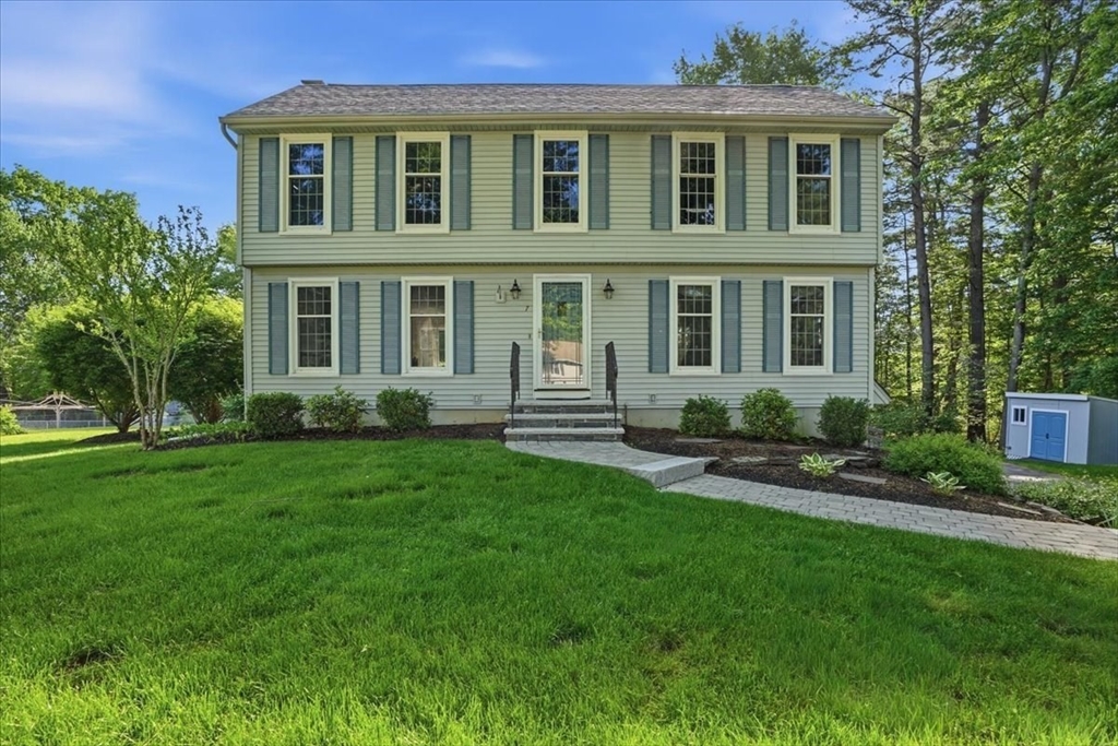 7 Brookside Court