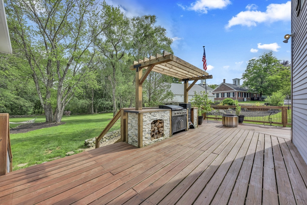 34 Ruggles Hill Rd