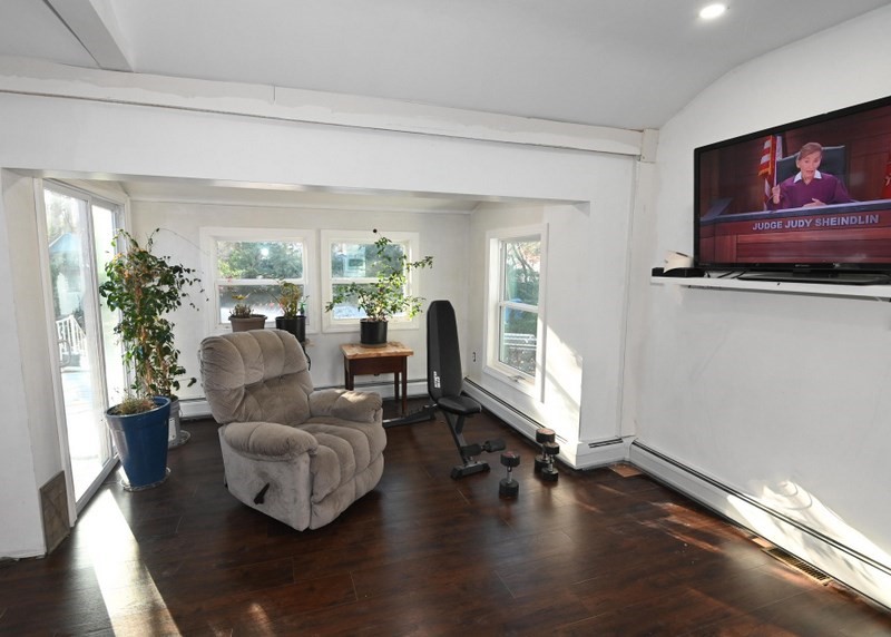 7 Siesta Drive