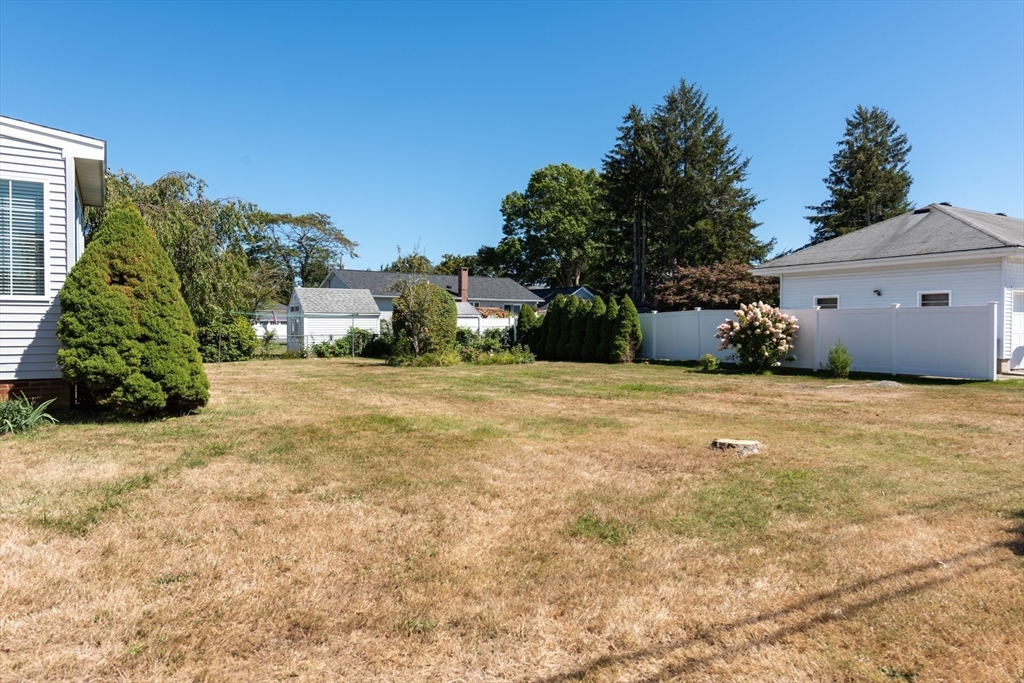 474 John St
