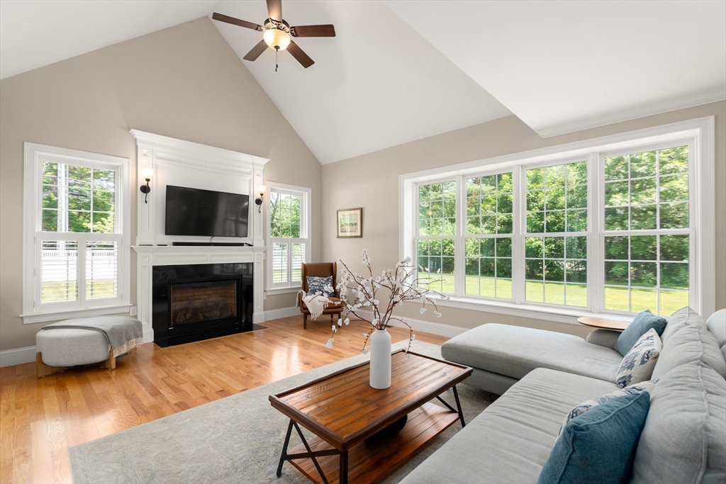 4 Twin Meadow Lane